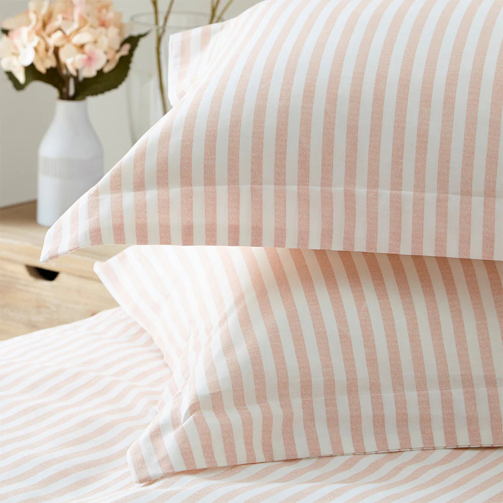 Hebden Reversible 100% Cotton Duvet Cover Set Blush by Yard