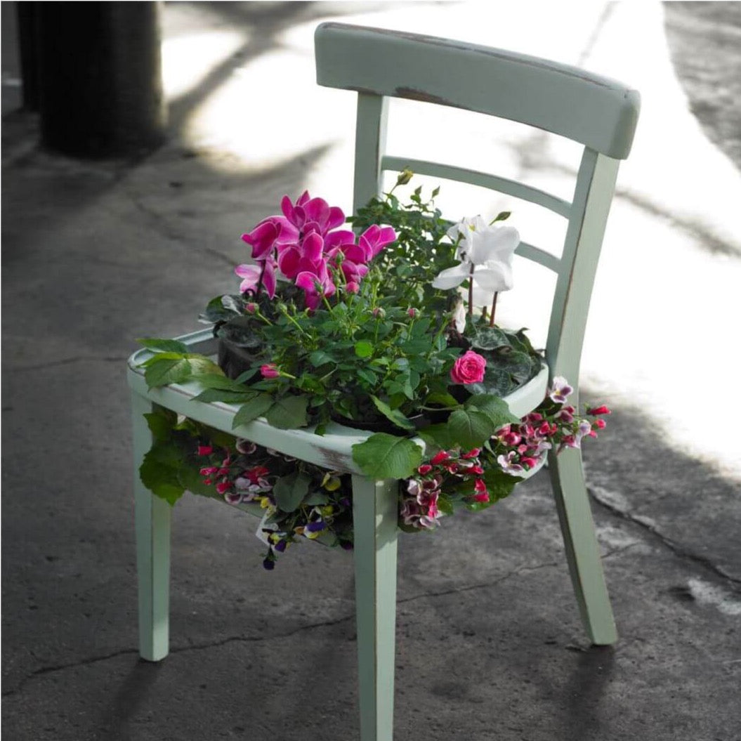 Rust-Oleum Chalky Finish Furniture Paint Laural Green