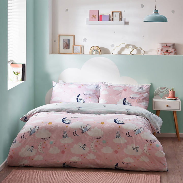 Sleepy Head Peter Rabbit Pink Duvet Set by Peter Rabbit.