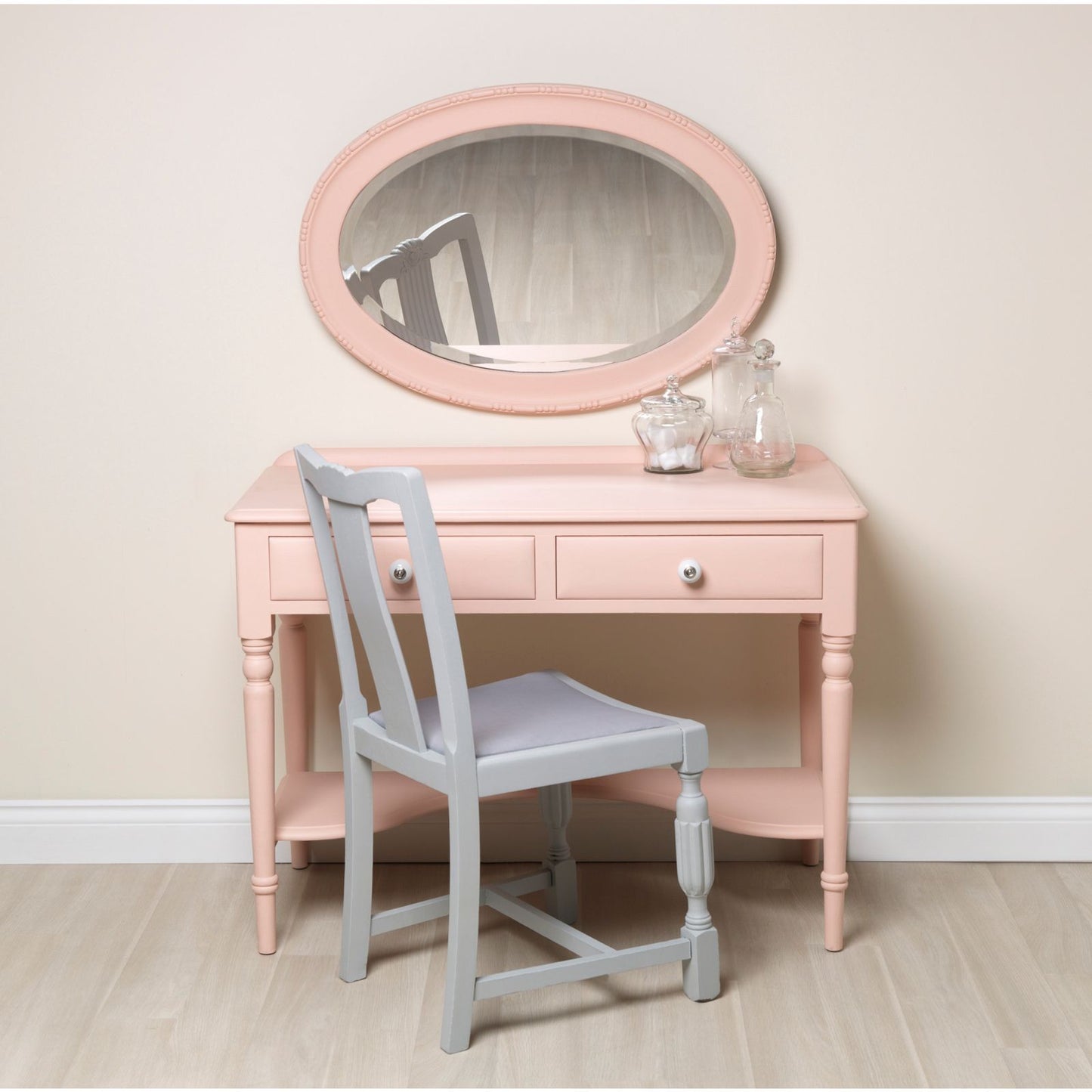 Rust-Oleum Chalky Finish Furniture Paint Coral