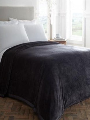 Everest Plush Blanket Charcoal 229 x 254cm